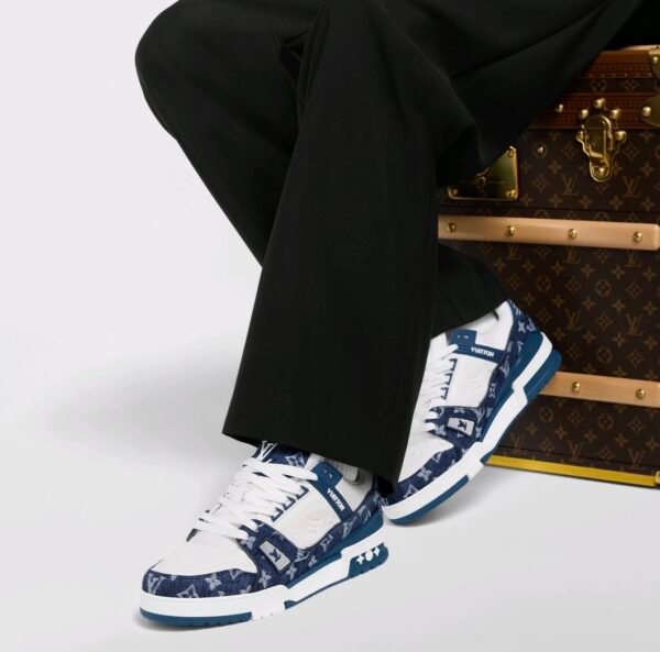 Louis Vuitton Trainer for men and women - Image 2